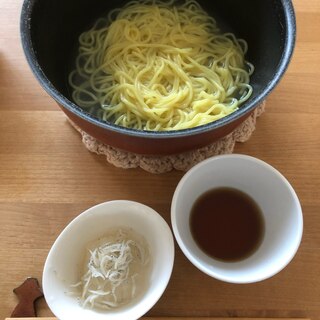 蒸し焼きそばで簡単！和風つけ麺